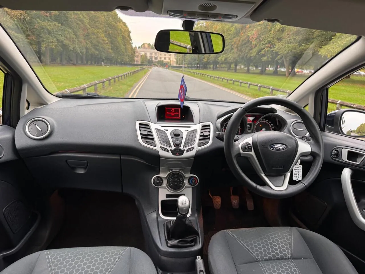 Ford Fiesta 2010 photo 3