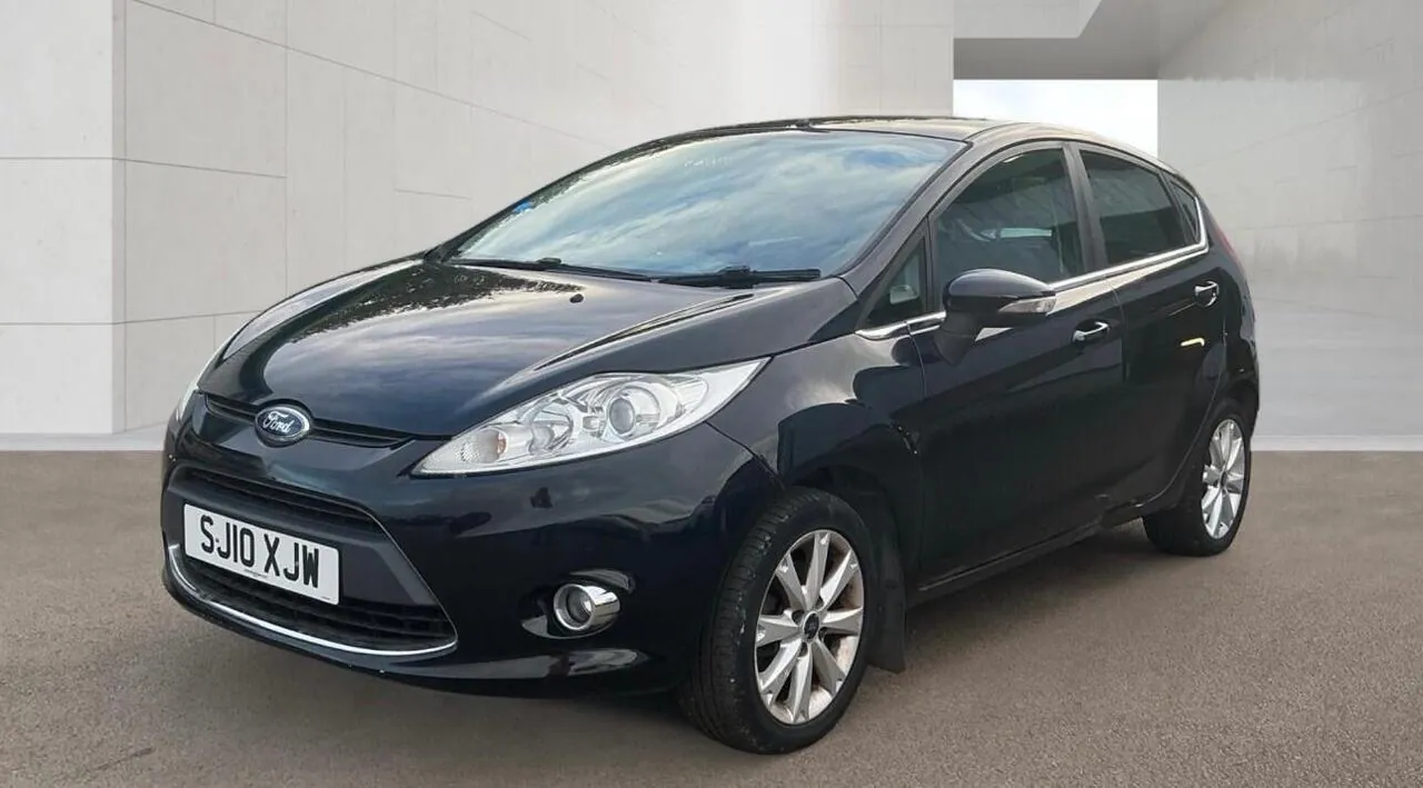 Ford Fiesta 2010 photo 2