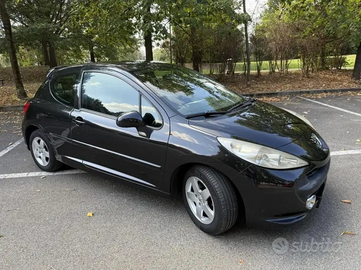 Peugeot 207 2008 photo 4