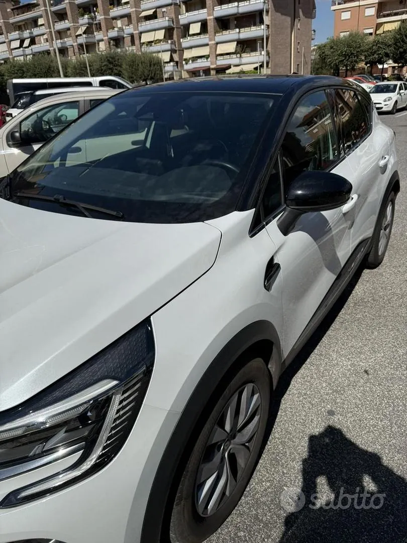 Renault Captur 2022 photo 2