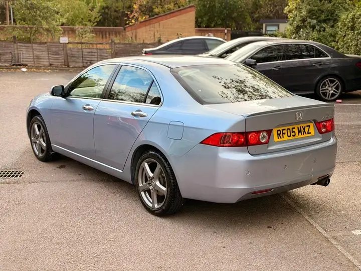Honda Accord 2005 photo 2