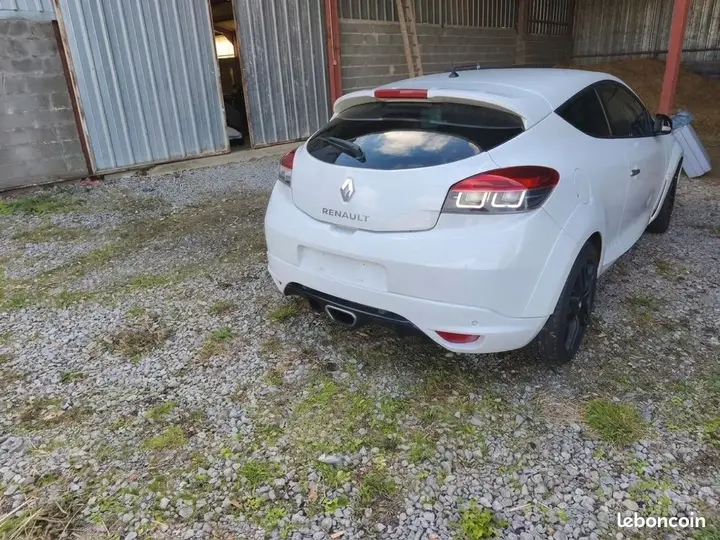 Renault Megane 2010 photo 2