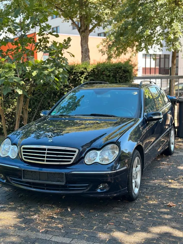 Mercedes-Benz C 240