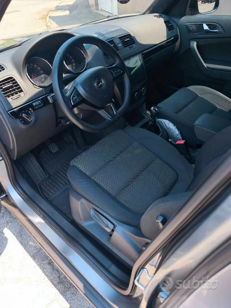 Skoda Yeti 2013 photo 4