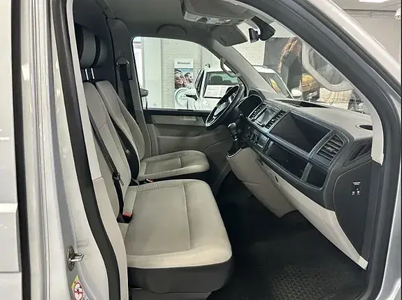 Volkswagen Transporter 2018 photo 4