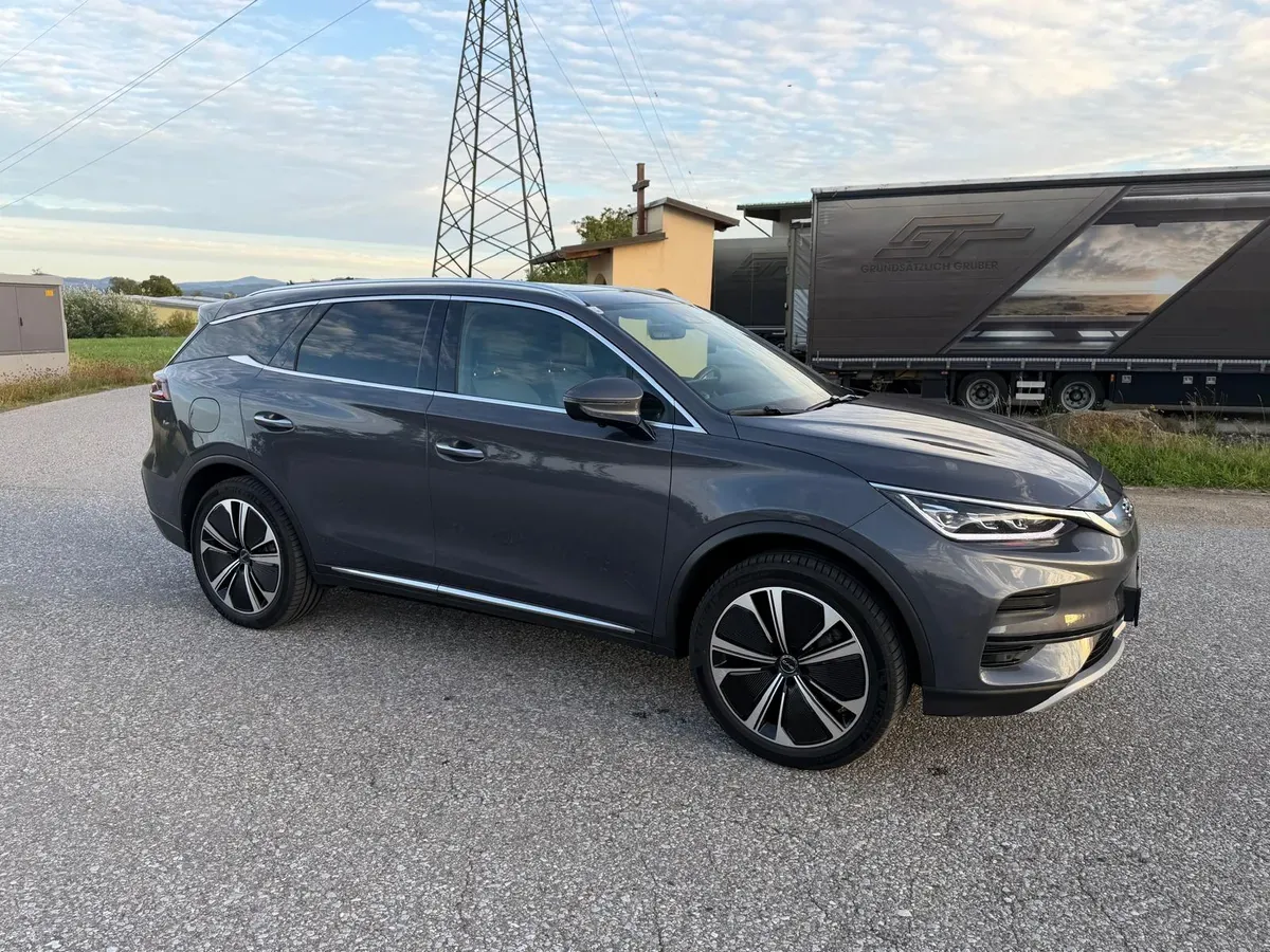 BYD Tang 2024 photo 2