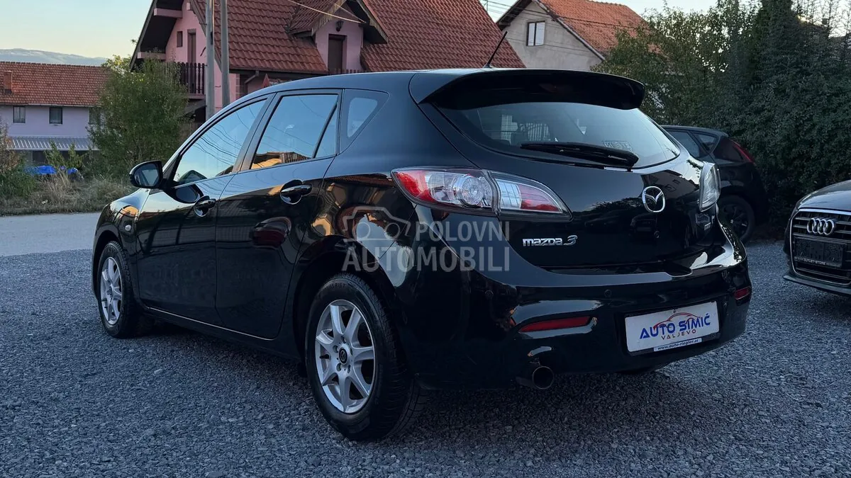 Mazda 3 2011 photo 2