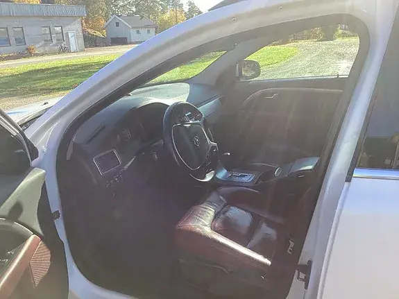 Volvo V70 2010 photo 4