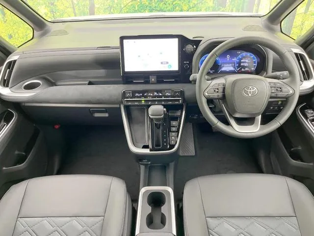 Toyota Voxy 2026 photo 2