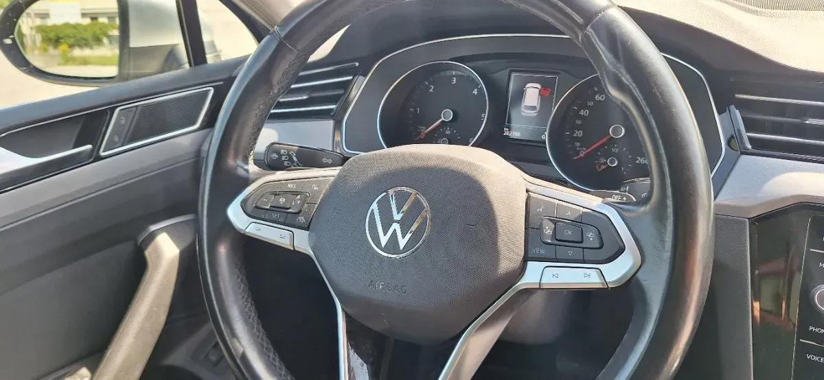 Volkswagen Passat 2021 photo 2