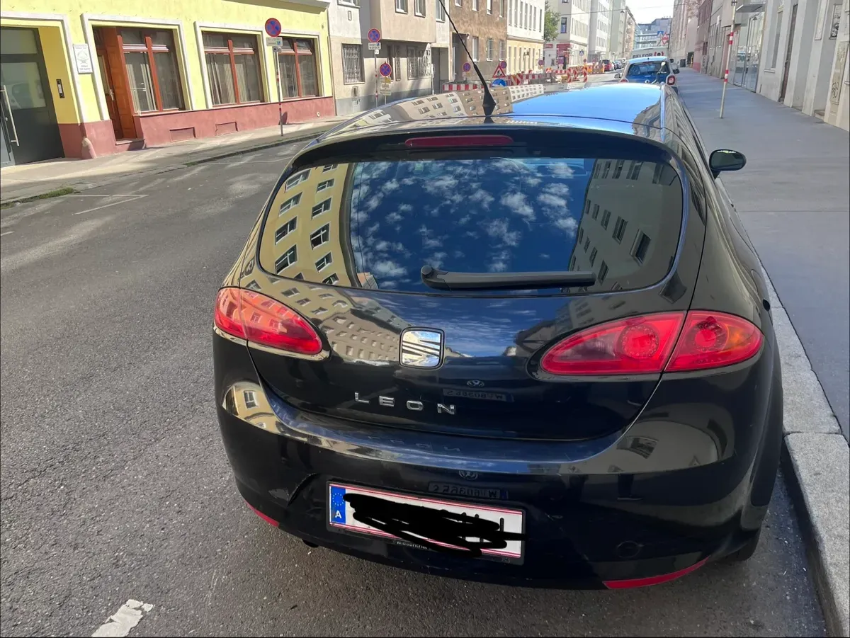 Seat Leon 2006 photo 2
