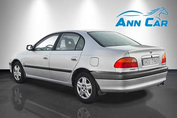 Toyota Avensis 1999 photo 3