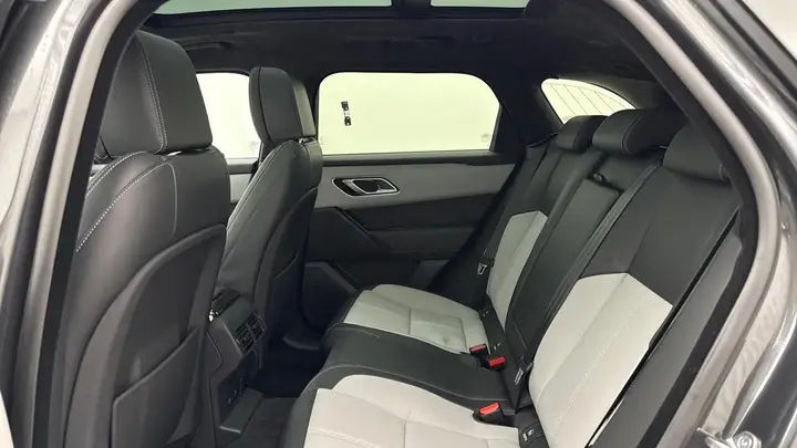 Land Rover Range Rover Velar 2026 photo 4