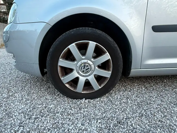 Volkswagen Touran 2003 photo 4