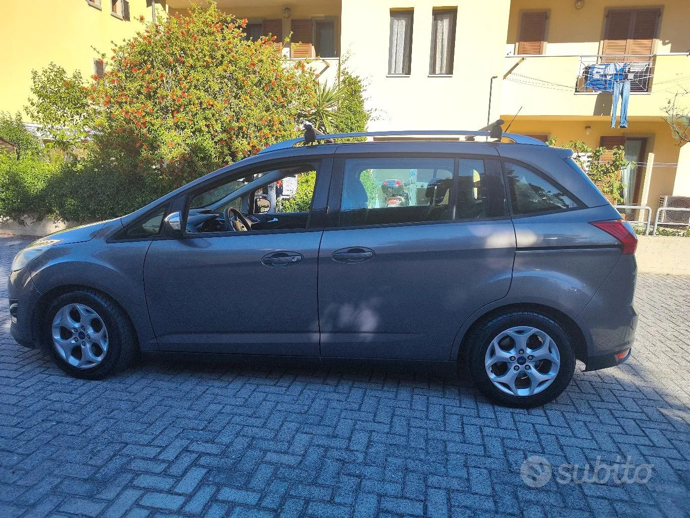 Ford C-Max 2011 photo 2
