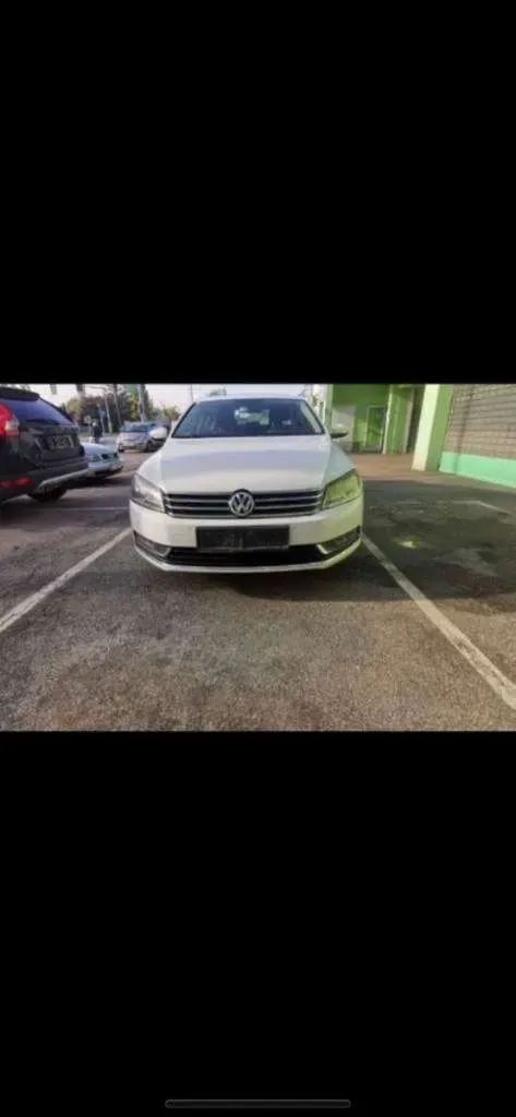 Volkswagen Passat 2011 photo 2