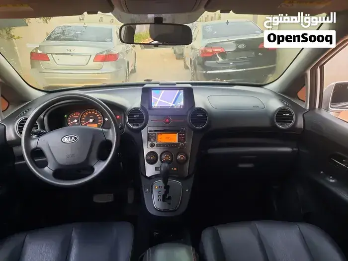 Kia Carens 2012 photo 3