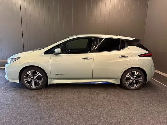 Nissan Leaf 2018 photo 2