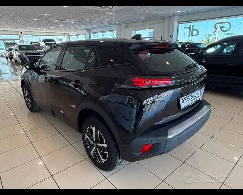 Peugeot 2008 2024 photo 3