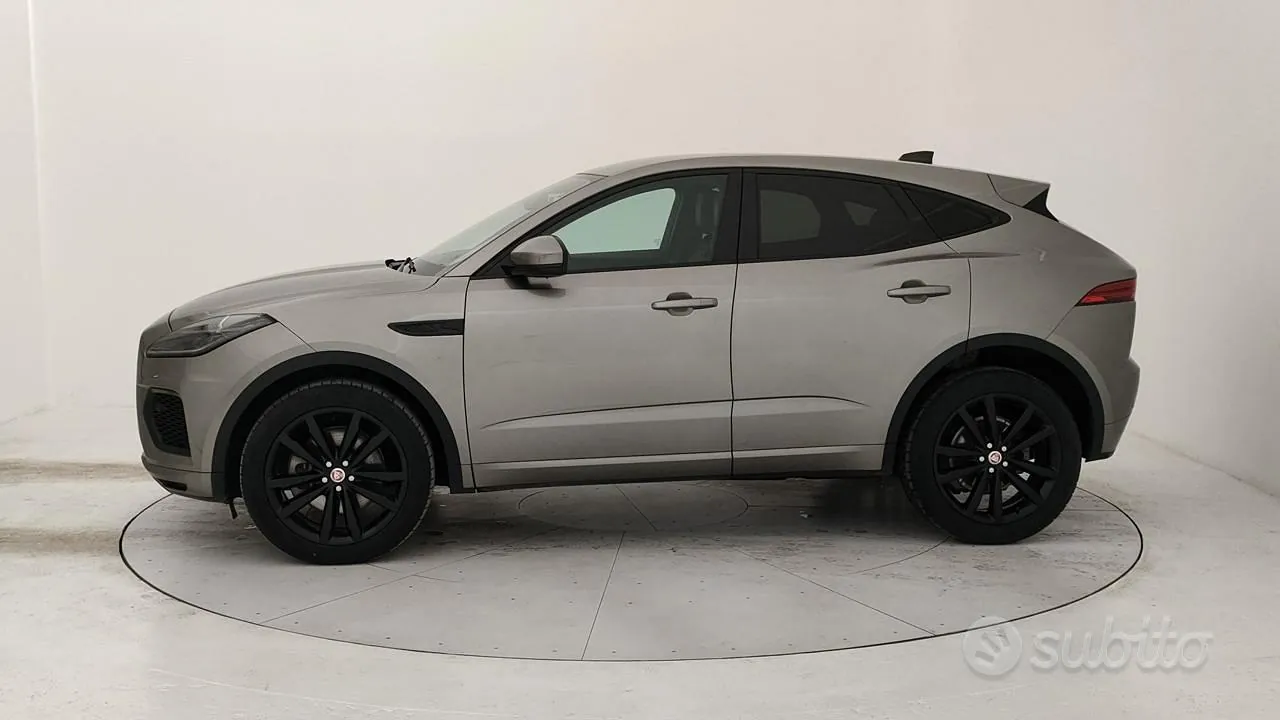 Jaguar E-Pace 2022 photo 2