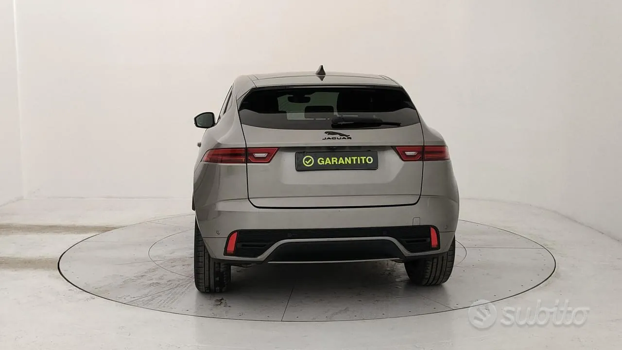 Jaguar E-Pace 2022 photo 4