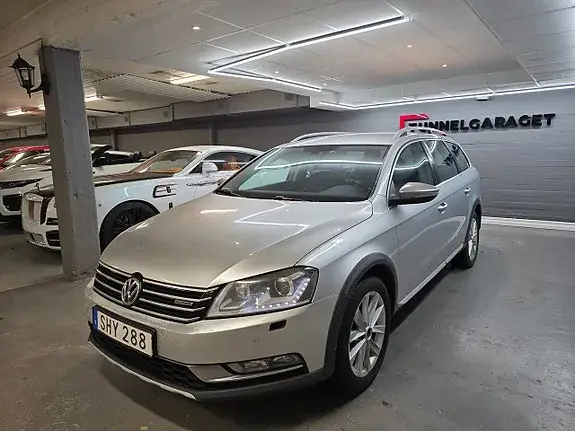 Volkswagen Passat Alltrack 2014 photo 2
