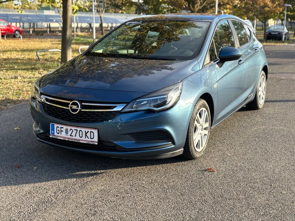 Opel Astra 2017 photo 2