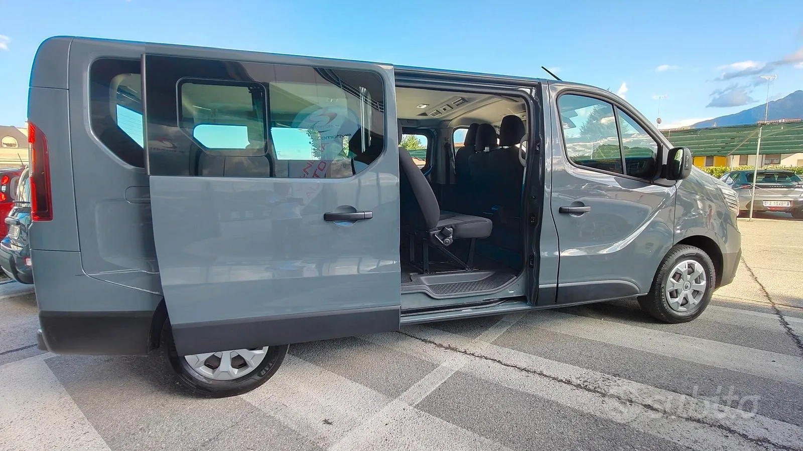 Renault Trafic 2023 photo 4