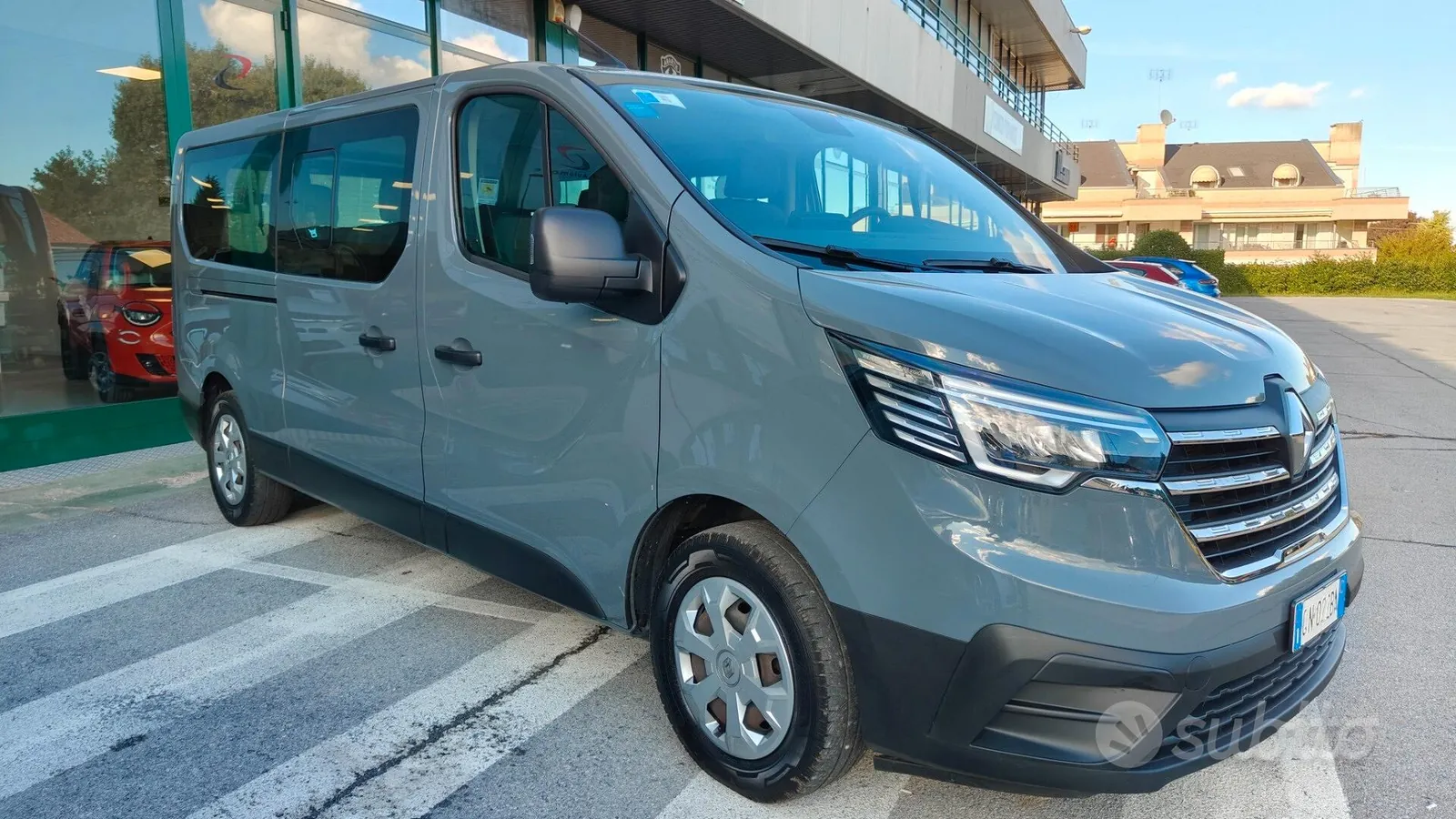 Renault Trafic 2023 photo 2