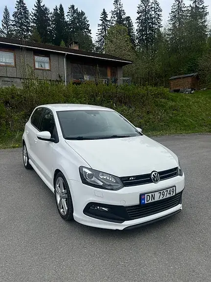 Volkswagen Polo 2012 photo 2