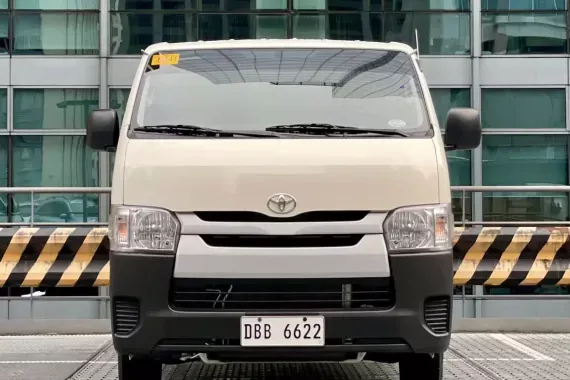 Toyota Hiace 2023 photo 2