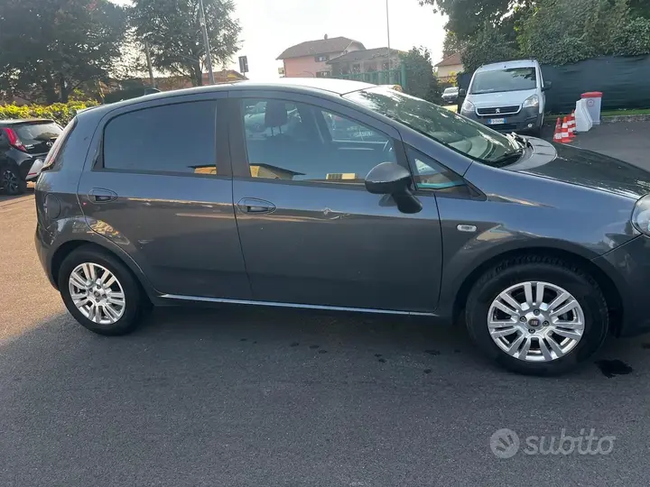 Fiat Punto 2014 photo 2
