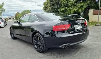Audi A5 2010 photo 4