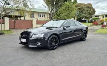 Audi A5 2010 photo 2