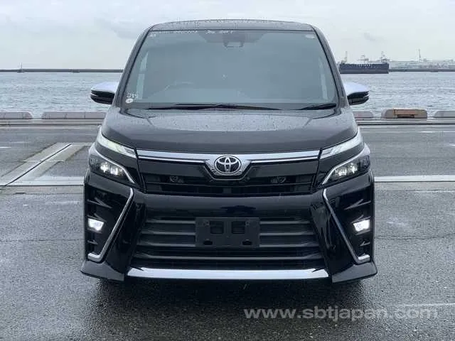 Toyota Voxy Zs 2018 photo 5