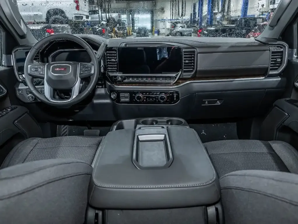 GMC Sierra 3500 2026 photo 2