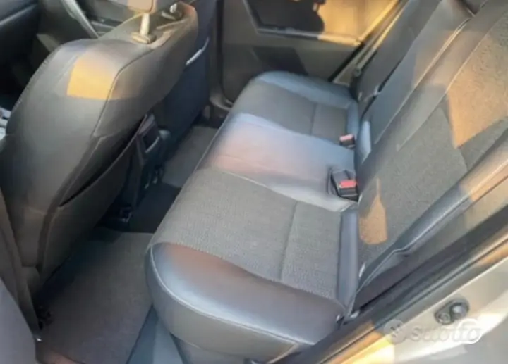 Toyota Auris 2014 photo 3