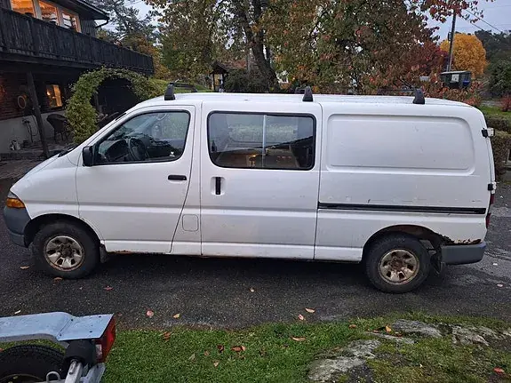 Toyota Hiace 2003 photo 2