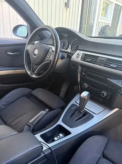 BMW 325I 2008 photo 3