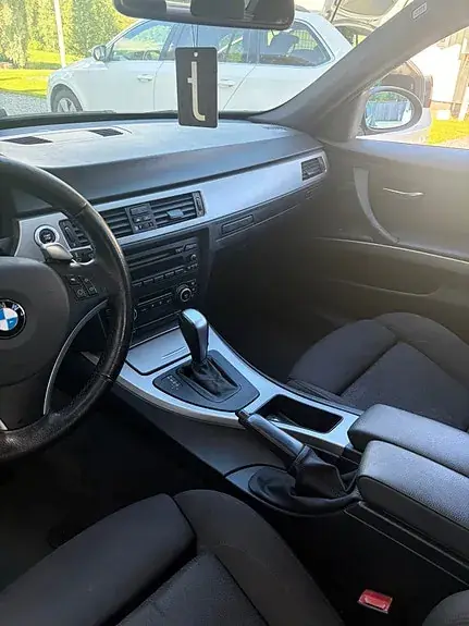 BMW 325I 2008 photo 2