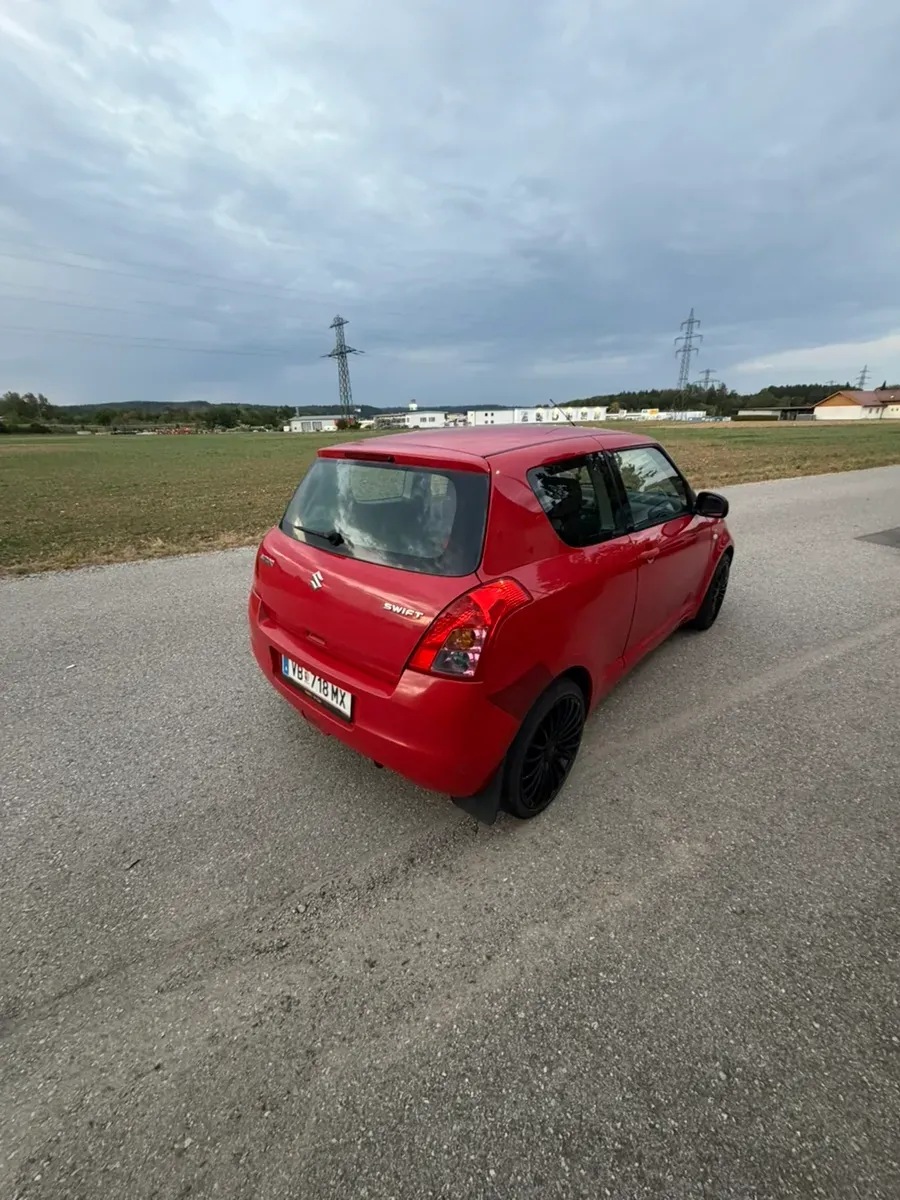 Suzuki Swift 2010 photo 3