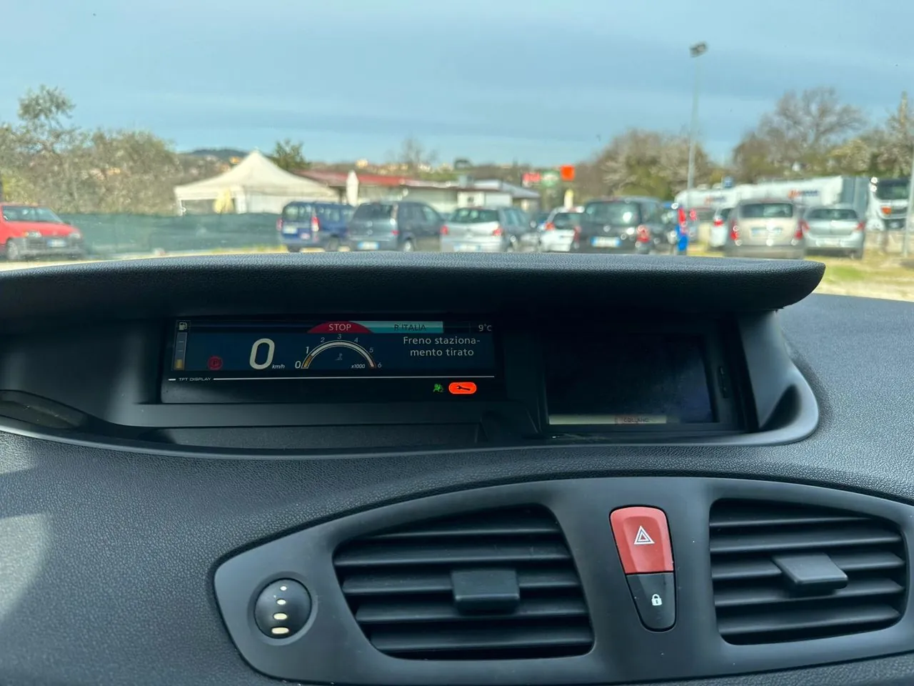 Renault Scenic 2010 photo 4
