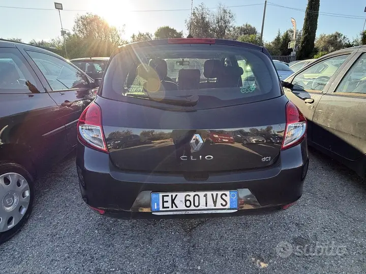 Renault Clio photo 4