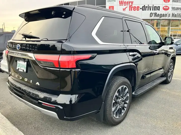 Toyota Sequoia 2023 photo 4