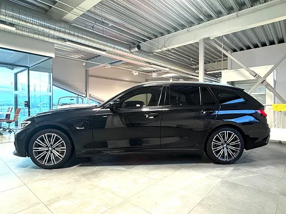 BMW 330E 2022 photo 3