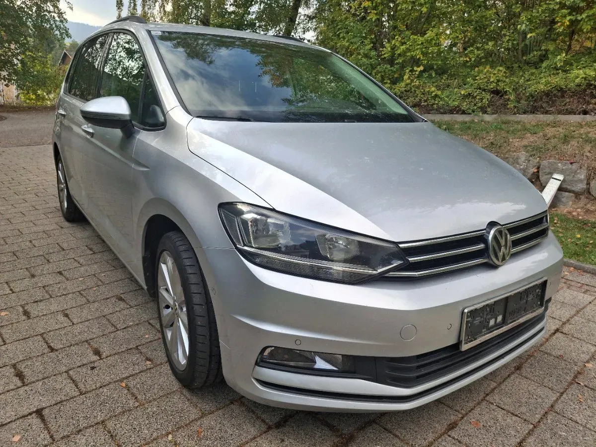 Volkswagen Touran 2016 photo 2