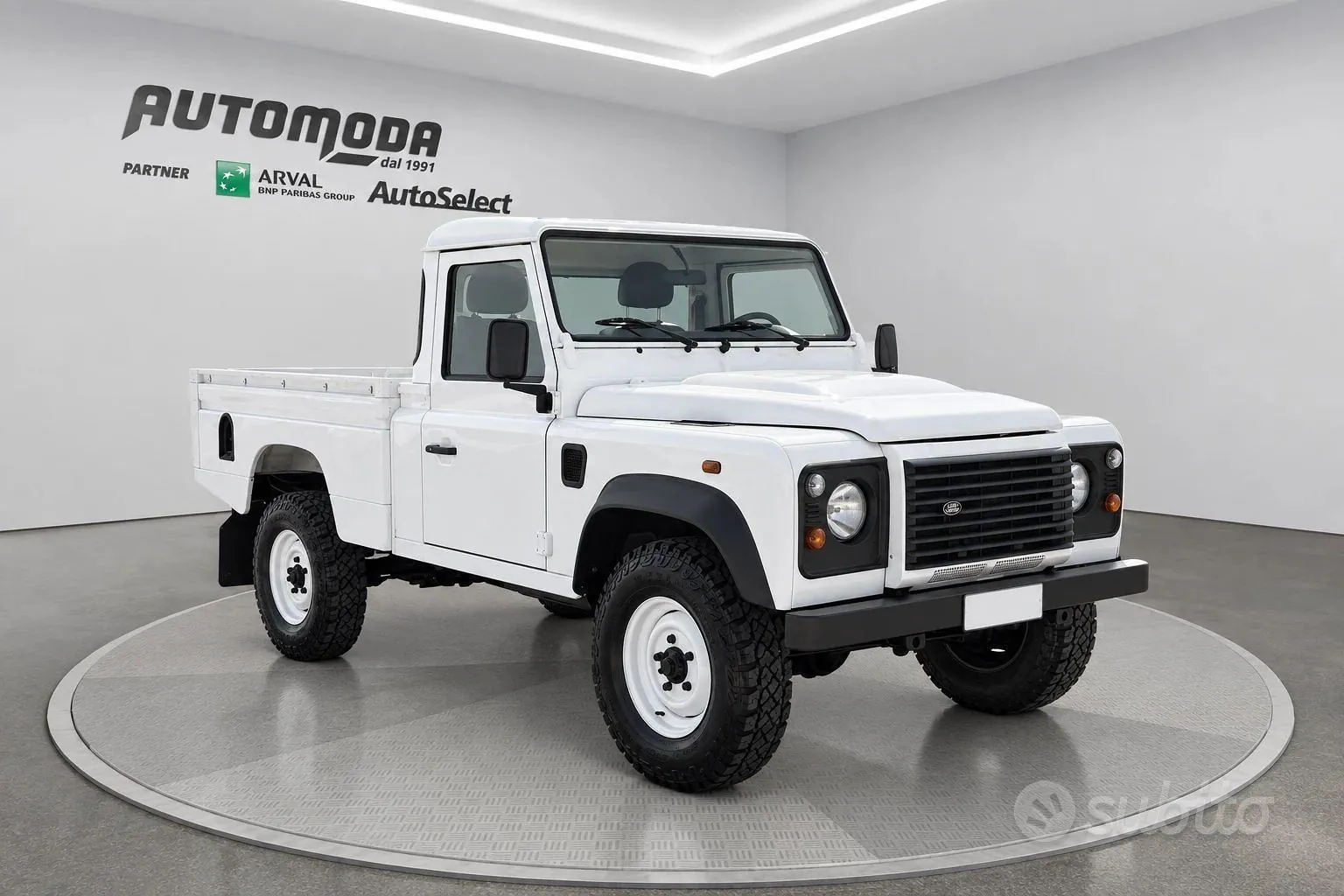 Land Rover Defender 2012 photo 3