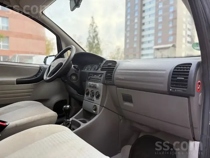 Opel Zafira 2004 photo 4