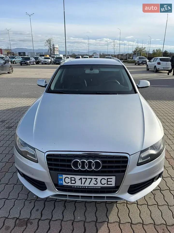 Audi A4 2010 photo 4