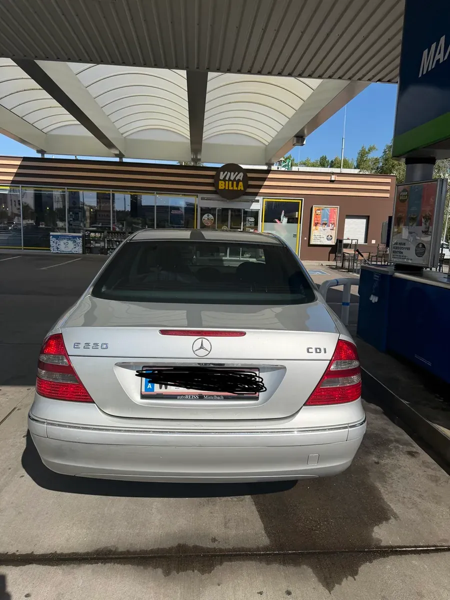 Mercedes-Benz Eklasse 2004 photo 3
